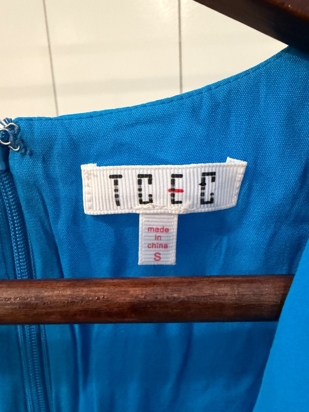 TCEC Dress - Picture 2 of 3